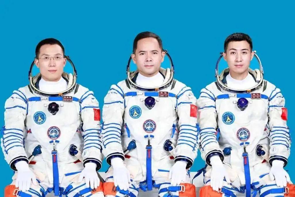 神舟二十一号3名航天员今晚到家，返回挑战有多大？有哪些成就？